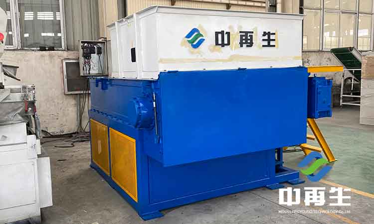 撕碎機(jī)為廢料預(yù)處理設(shè)備，打開了一個(gè)新的篇章